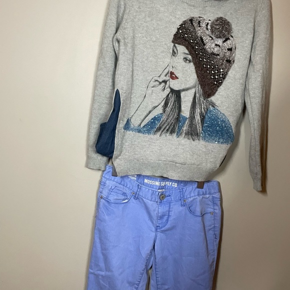 Styliest sweater size small - Picture 3 of 4